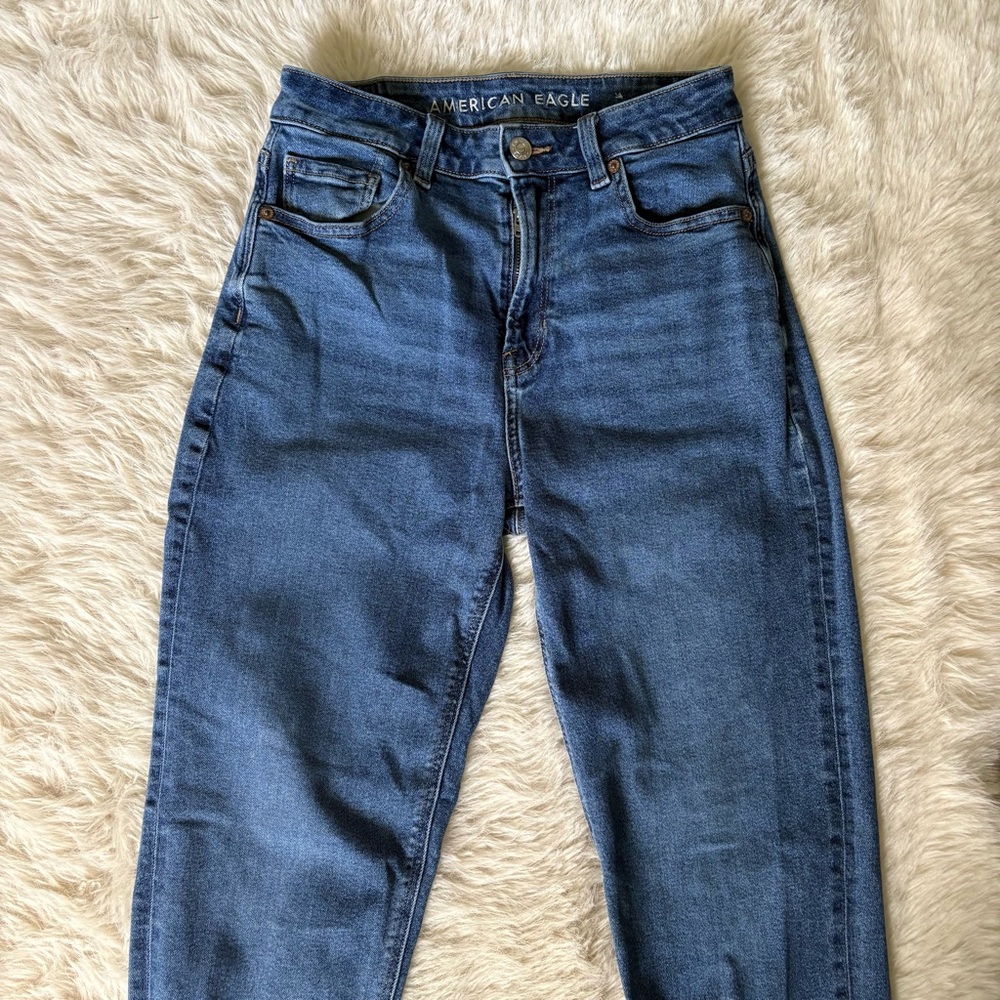 American Eagle Outfitters Dark Wash Mom Jeans (LONG)